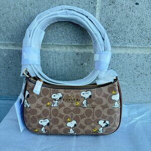 coach Coach X Peanuts Teri Shoulder Bag With Snoopy Print cbj88